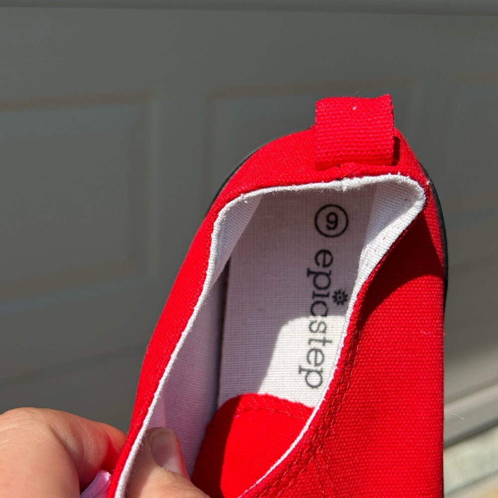 Red sneakers size 9 women’s - Picture 2 of 8